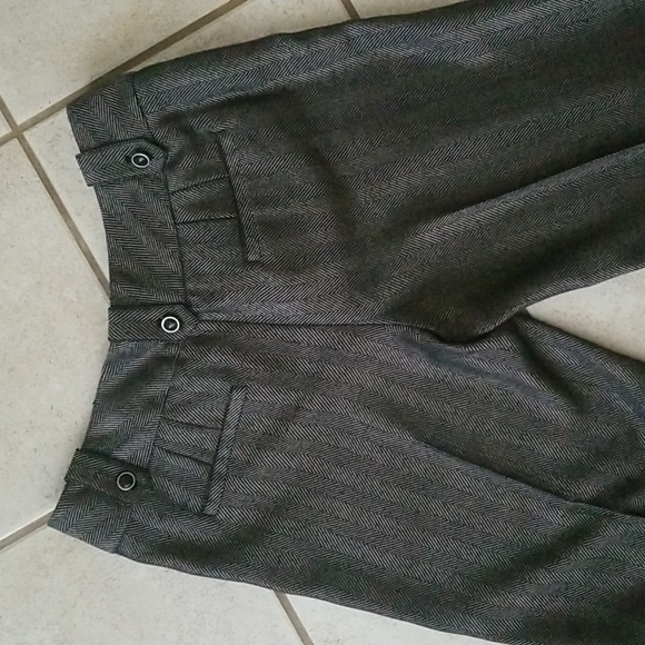 White House Black Market Size 8R, like new, cleaned grey black patterned trouser - Picture 3 of 6